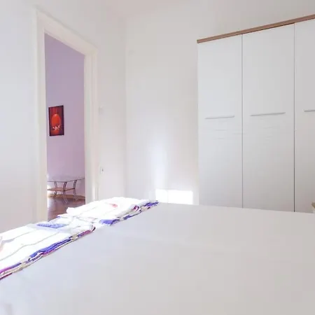 Redcoral-apartment In Center アパート