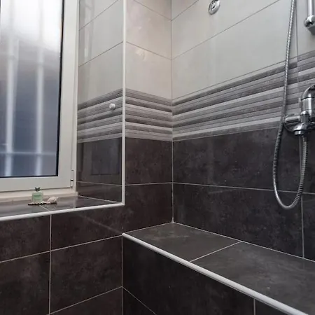 Redcoral-apartment In Center