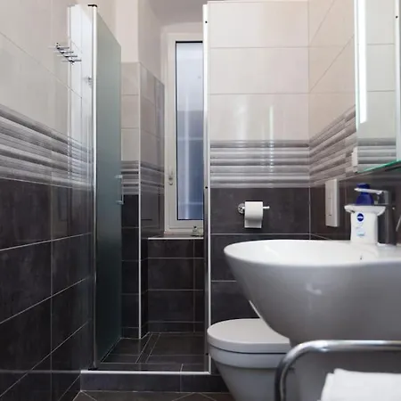 Redcoral-apartment In Center